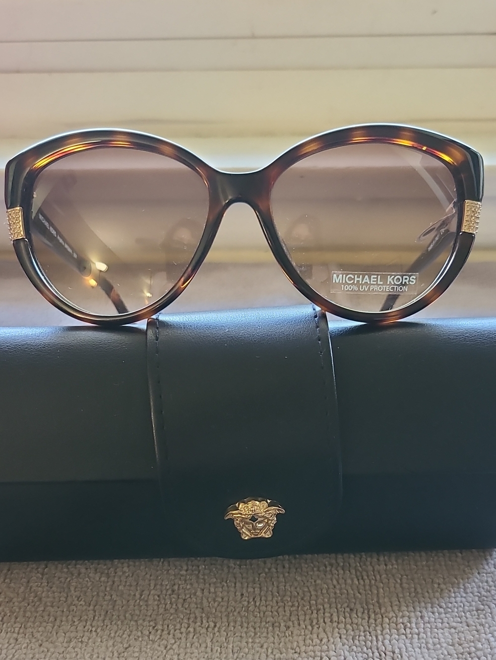 NEW & AUTHENTIC MICHAEL KORS SUNGLASSES, ANGELICA, TORTOISE, BROWN GRADIENT LENS